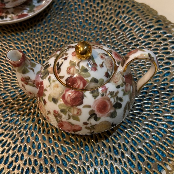 Floral Teapot and Cup Set with Gold Accents - Picture 5 of 7